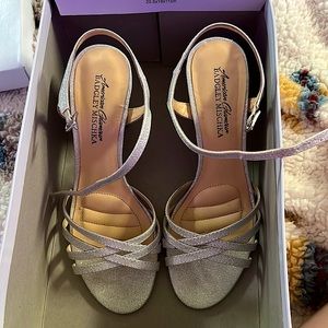 Very comfy if you are going to prom or homecoming